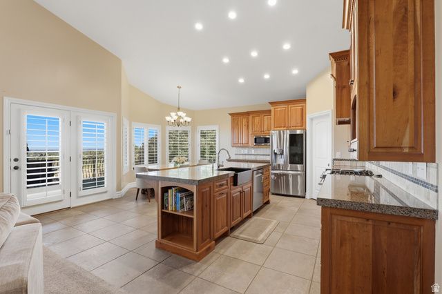 1385 N COMPTON RD, Farmington, UT 84025