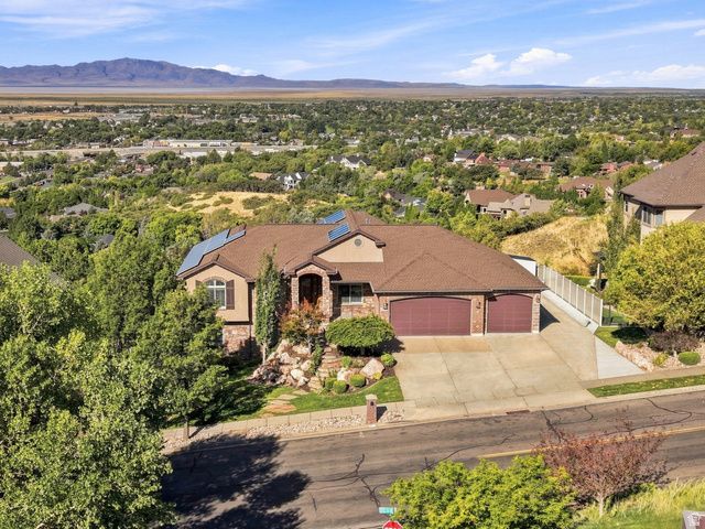 1385 N COMPTON RD, Farmington, UT 84025