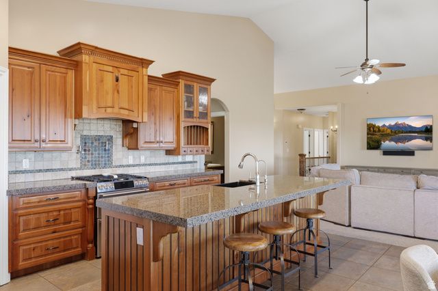 1385 N COMPTON RD, Farmington, UT 84025