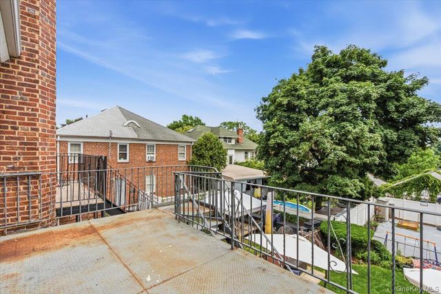 207-10 42nd Avenue 2, Bayside, NY 11361