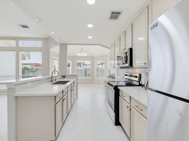 4619 Schiller Park Lane, Sugar Land, TX 77479