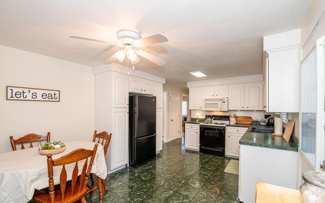 5 Sequoia Lane, Plaistow, NH 03865