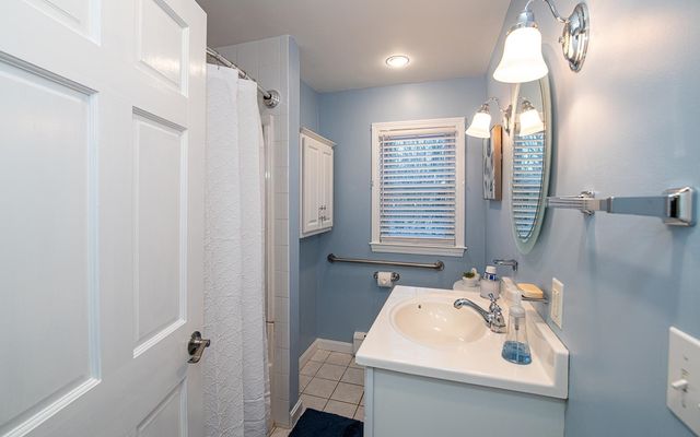 5 Sequoia Lane, Plaistow, NH 03865