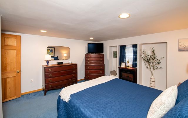 5 Sequoia Lane, Plaistow, NH 03865