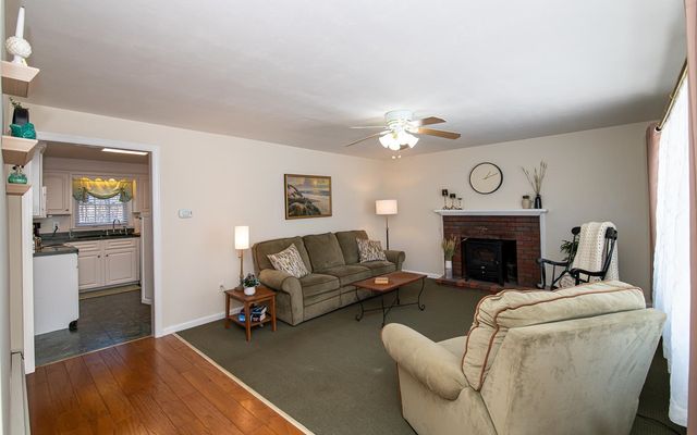 5 Sequoia Lane, Plaistow, NH 03865