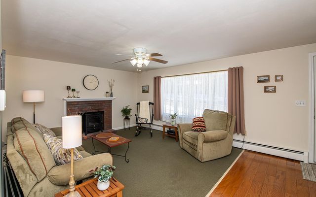 5 Sequoia Lane, Plaistow, NH 03865