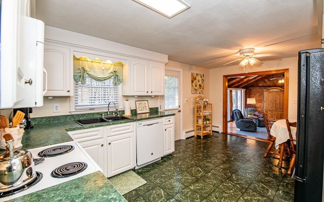 5 Sequoia Lane, Plaistow, NH 03865