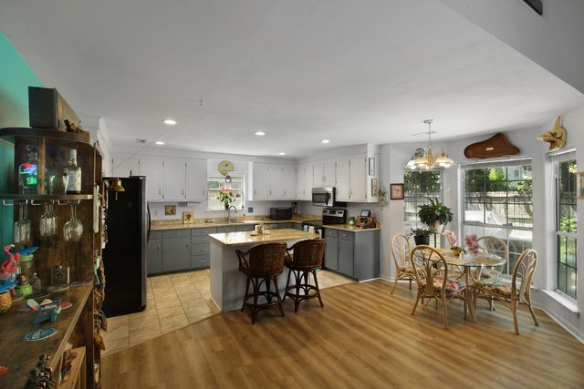 104 Excaliber Place, North Charleston, SC 29418