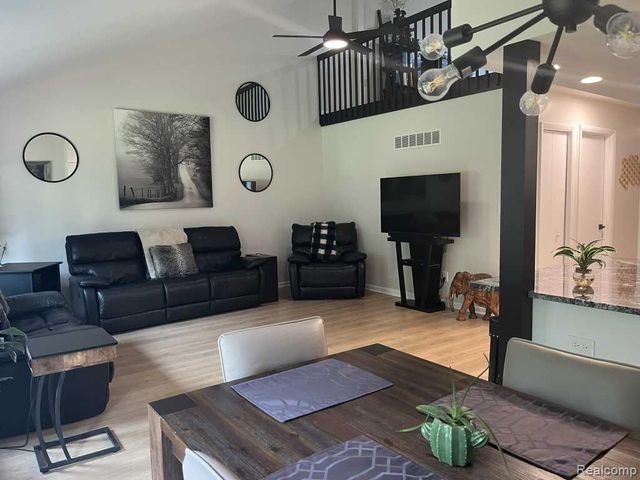 571 Park Place, Saline, MI 48176