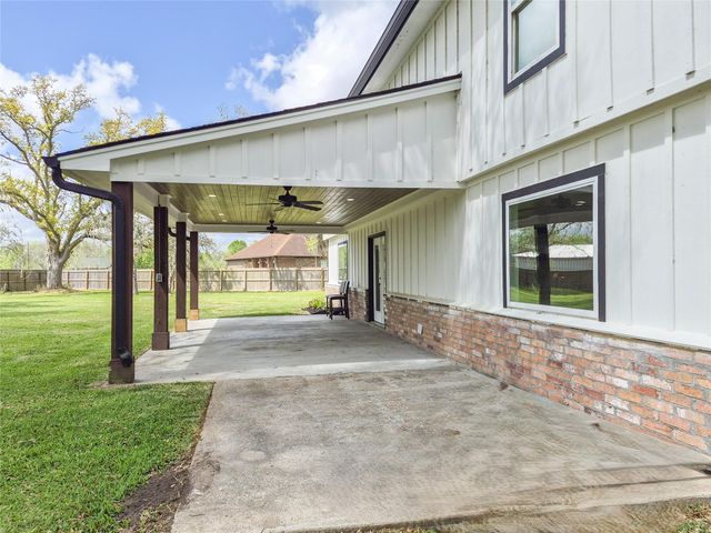 253 County Road 840, Angleton, TX 77515