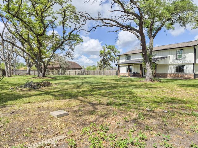 253 County Road 840, Angleton, TX 77515