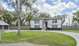 253 County Road 840, Angleton, TX 77515