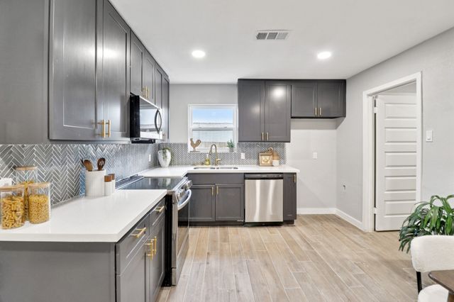 3818 Wenatche Drive, Dallas, TX 75233