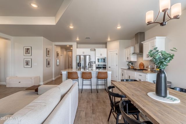 828 PASEO SOLAR Drive, El Paso, TX 79928