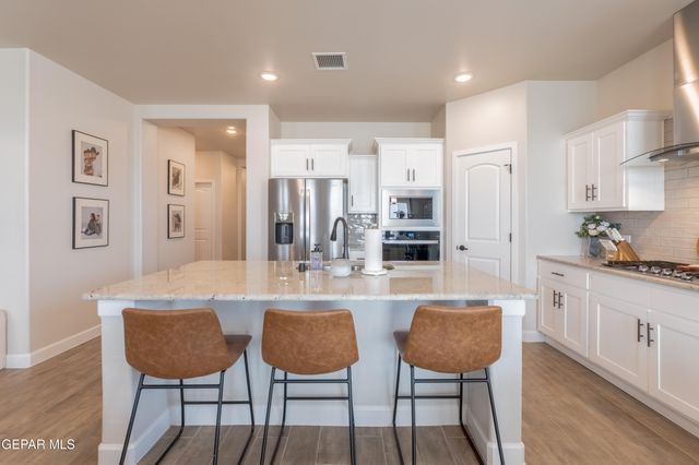 828 PASEO SOLAR Drive, El Paso, TX 79928