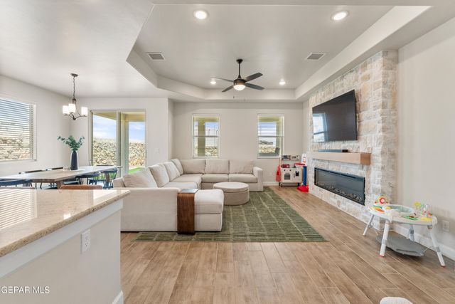 828 PASEO SOLAR Drive, El Paso, TX 79928