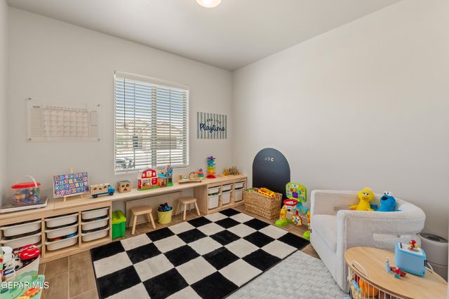 828 PASEO SOLAR Drive, El Paso, TX 79928