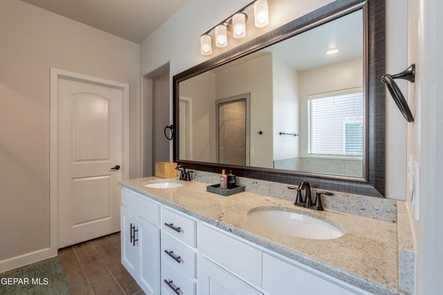 828 PASEO SOLAR Drive, El Paso, TX 79928