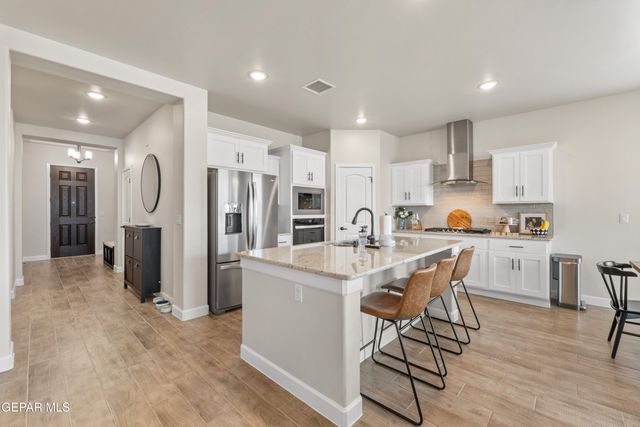 828 PASEO SOLAR Drive, El Paso, TX 79928