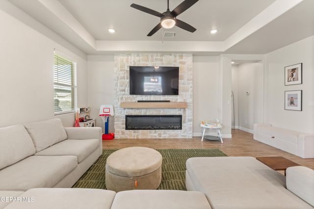 828 PASEO SOLAR Drive, El Paso, TX 79928