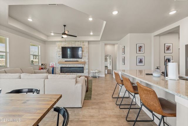 828 PASEO SOLAR Drive, El Paso, TX 79928