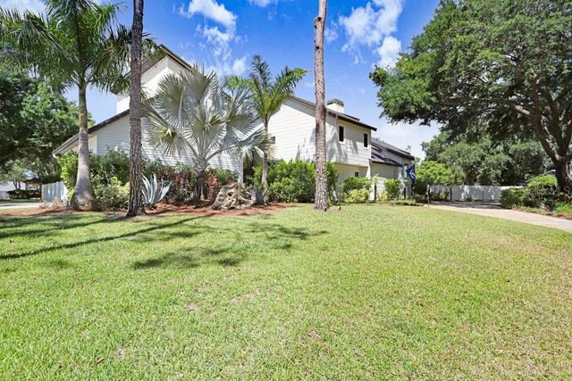 15306 LAKE MAURINE DRIVE, Odessa, FL 33556