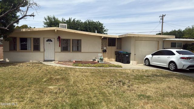 1139 W Avenue J12, Lancaster, CA 93534