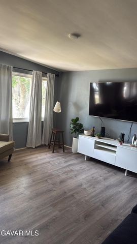 1139 W Avenue J12, Lancaster, CA 93534