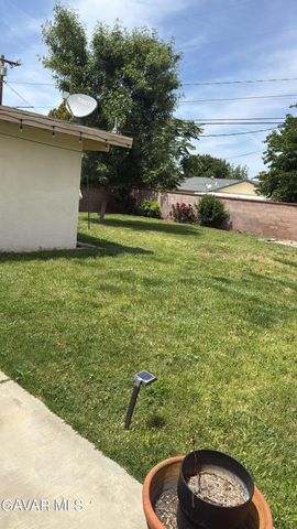 1139 W Avenue J12, Lancaster, CA 93534