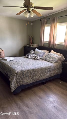 1139 W Avenue J12, Lancaster, CA 93534