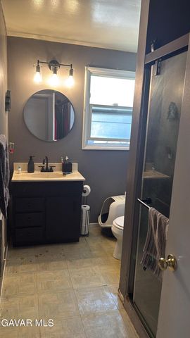 1139 W Avenue J12, Lancaster, CA 93534