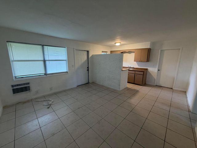711 NW 4TH Avenue 2, Fort Lauderdale, FL 33311