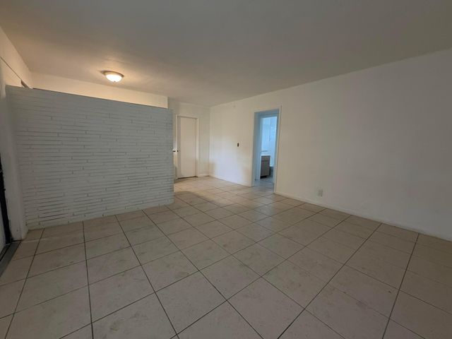 711 NW 4TH Avenue 2, Fort Lauderdale, FL 33311