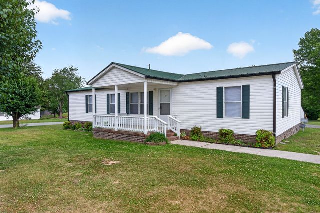 900 S Mountain St, Smithville, TN 37166