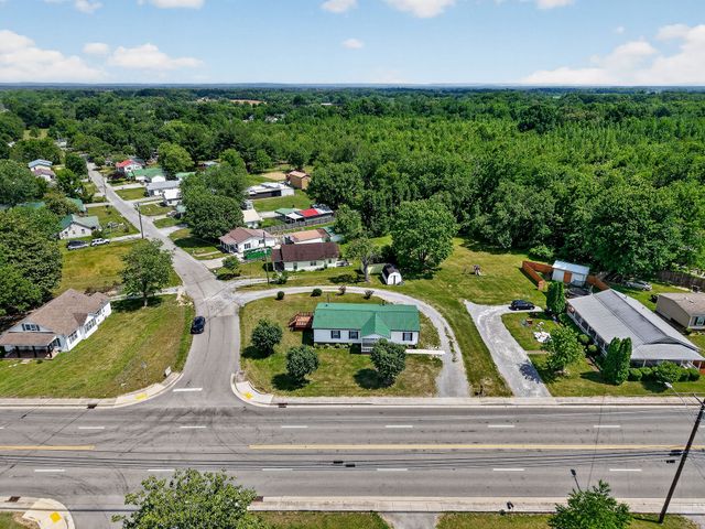 900 S Mountain St, Smithville, TN 37166