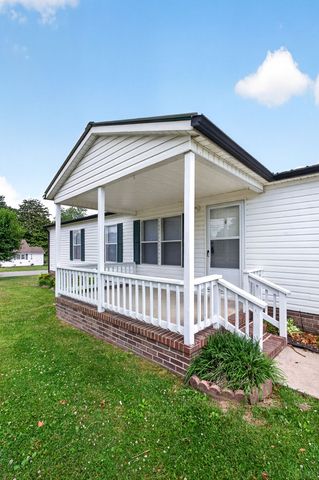 900 S Mountain St, Smithville, TN 37166