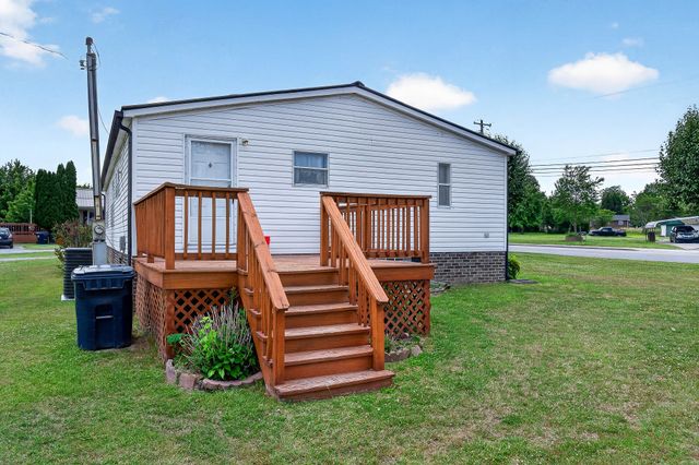 900 S Mountain St, Smithville, TN 37166