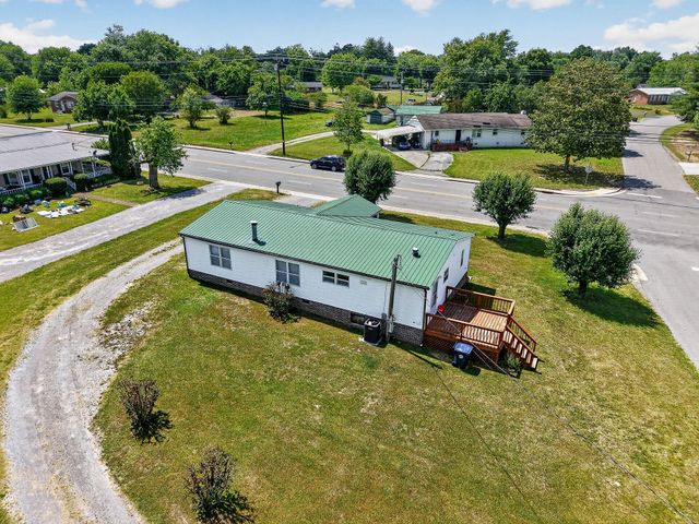900 S Mountain St, Smithville, TN 37166