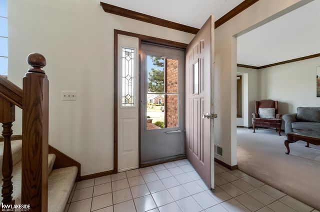 2349 Hidden Trail Drive, Sterling Heights, MI 48314