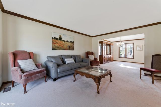2349 Hidden Trail Drive, Sterling Heights, MI 48314