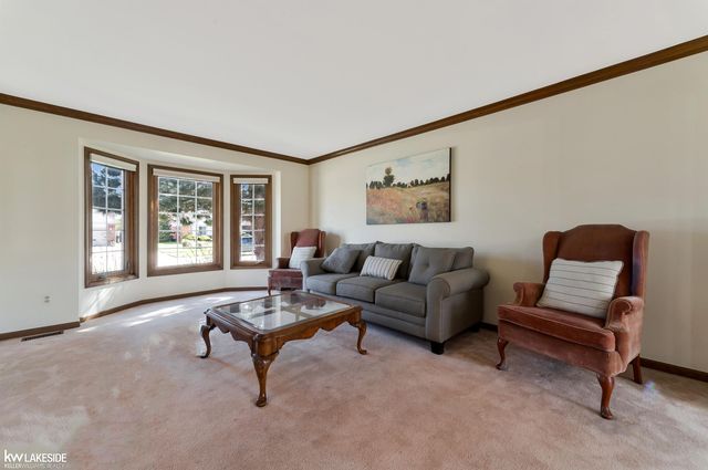 2349 Hidden Trail Drive, Sterling Heights, MI 48314