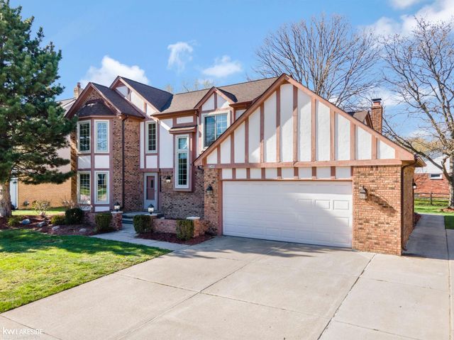 2349 Hidden Trail Drive, Sterling Heights, MI 48314