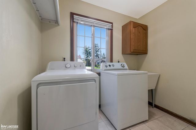 2349 Hidden Trail Drive, Sterling Heights, MI 48314