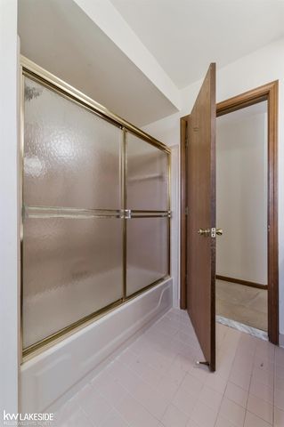 2349 Hidden Trail Drive, Sterling Heights, MI 48314