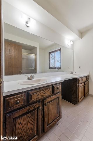 2349 Hidden Trail Drive, Sterling Heights, MI 48314