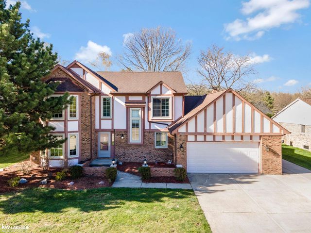 2349 Hidden Trail Drive, Sterling Heights, MI 48314