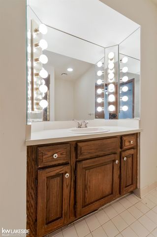 2349 Hidden Trail Drive, Sterling Heights, MI 48314