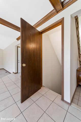 2349 Hidden Trail Drive, Sterling Heights, MI 48314