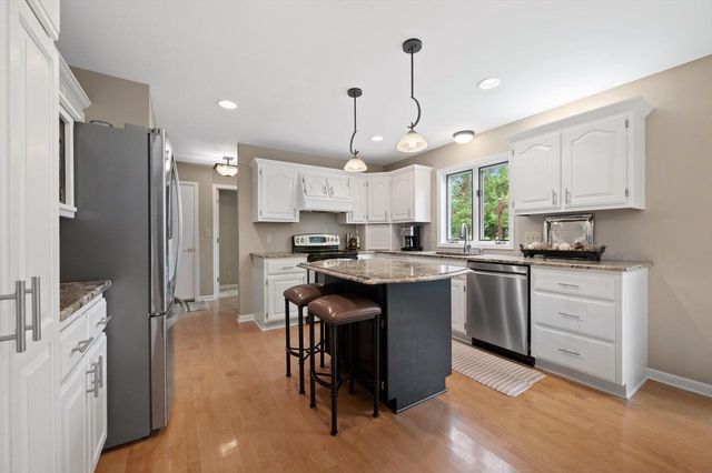 W163N7576 Tamarack TRAIL, Menomonee Falls, WI 53051