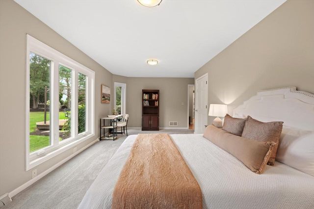 W163N7576 Tamarack TRAIL, Menomonee Falls, WI 53051